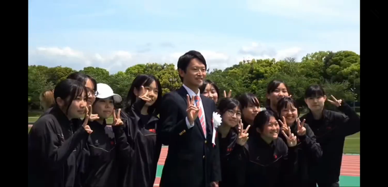 【画像】斎藤知事「高校生の大会来たぞ～、さぞ喜ばれるやろなあ…」→結果ｗｗｗ