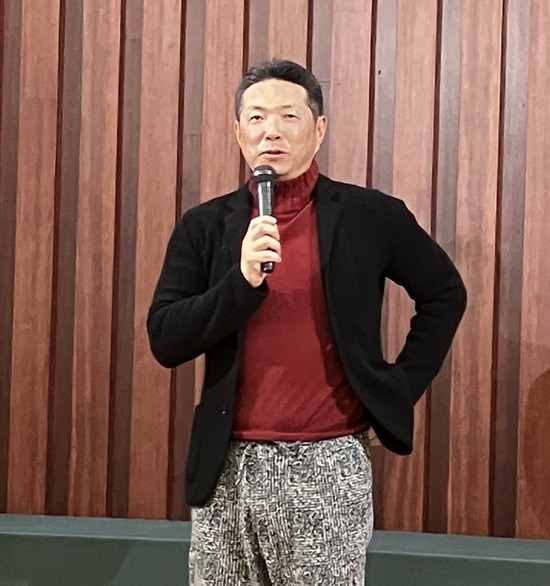 【画像】ソフトバンク・小久保監督のファッションセンス 2025でも健在ｗｗｗｗ