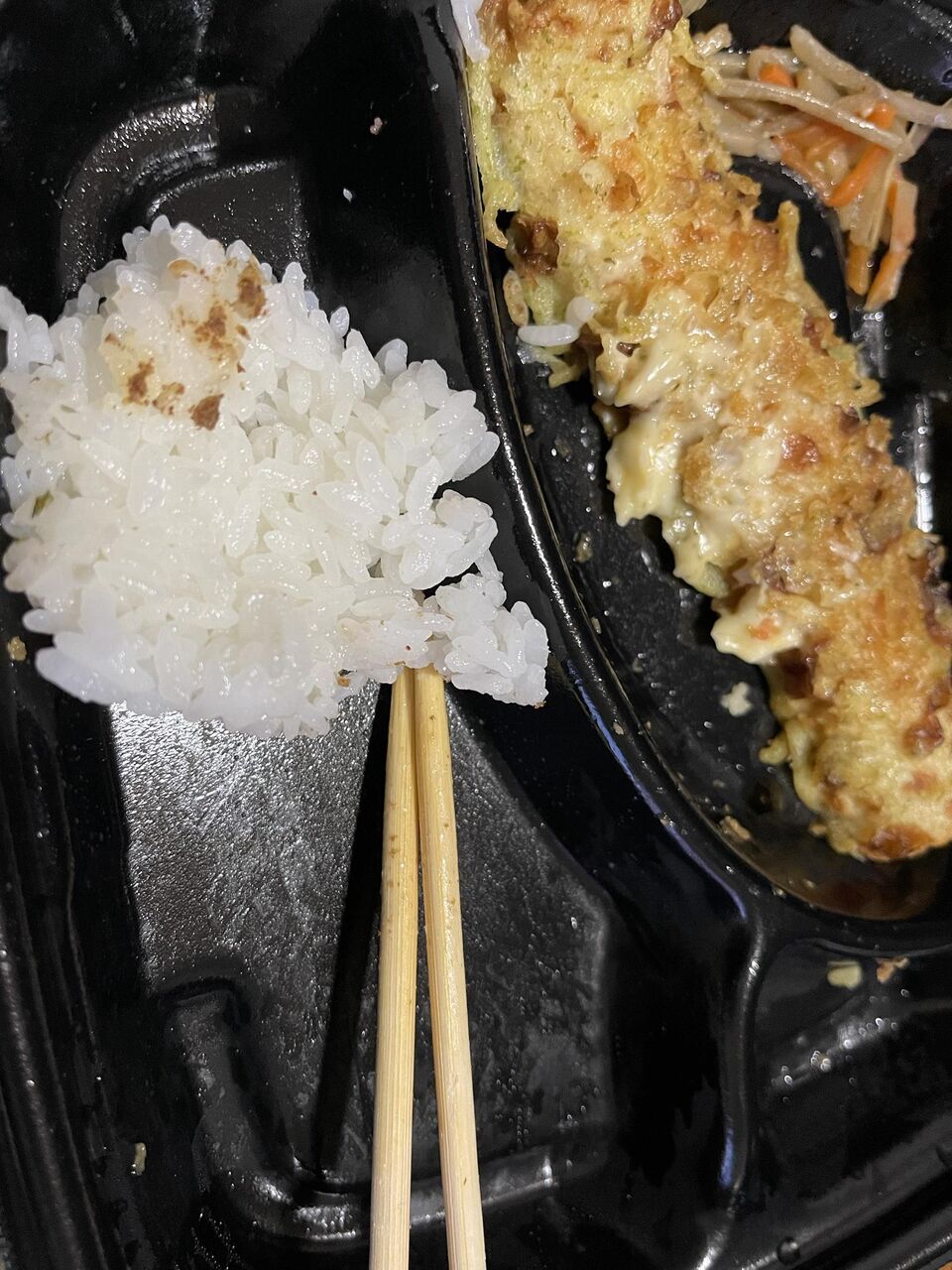 【画像】ローソンでのり弁買って来たけど本部に連絡するか迷ってる
