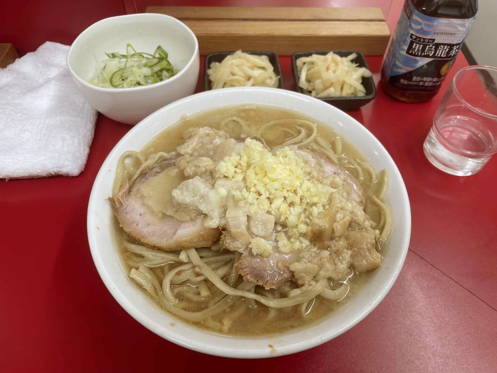 【画像】神保町で食えると言う二郎系ラーメンがコチラ