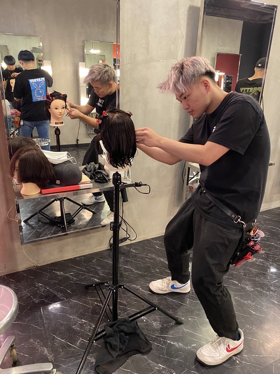 D1E67DFA-00B7-4ECA-AF08-9AEB17F91713