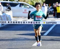 【箱根駅伝】青学大２年ぶり往路優勝！５区に１年生「山の神」若林が快走