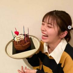 【Happy】小芝風花、無邪気なバースデーショットに称賛の声「笑顔に癒される」