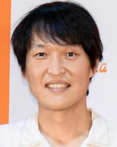 千原ジュニア 難病「特発性大腿骨頭壊死症」で手術入院 「人工股関節」を入れると報告