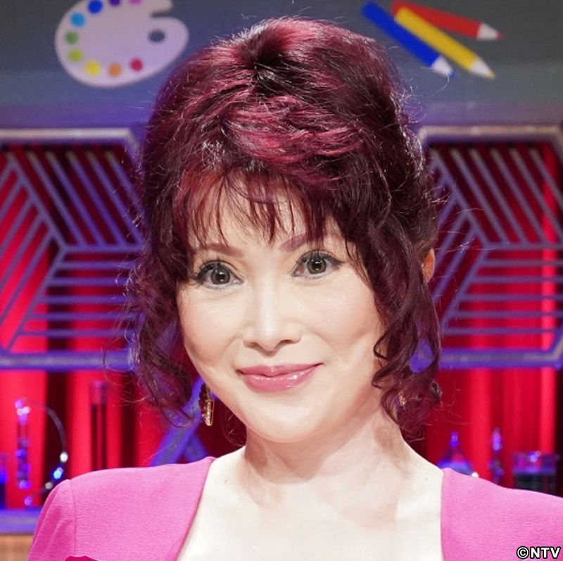 【画像】叶美香さんドレスのスリットが入り過ぎて危うい