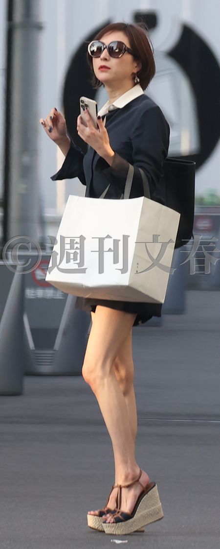 【文春】“ベストマザー賞”広末涼子がミシュラン1つ星シェフとW不倫　