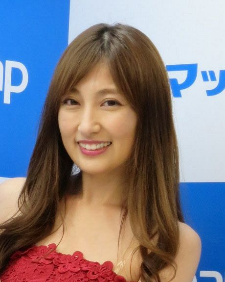 【芸能】熊田曜子（41）美ボディ際立つミニスカワンピ動画に反響