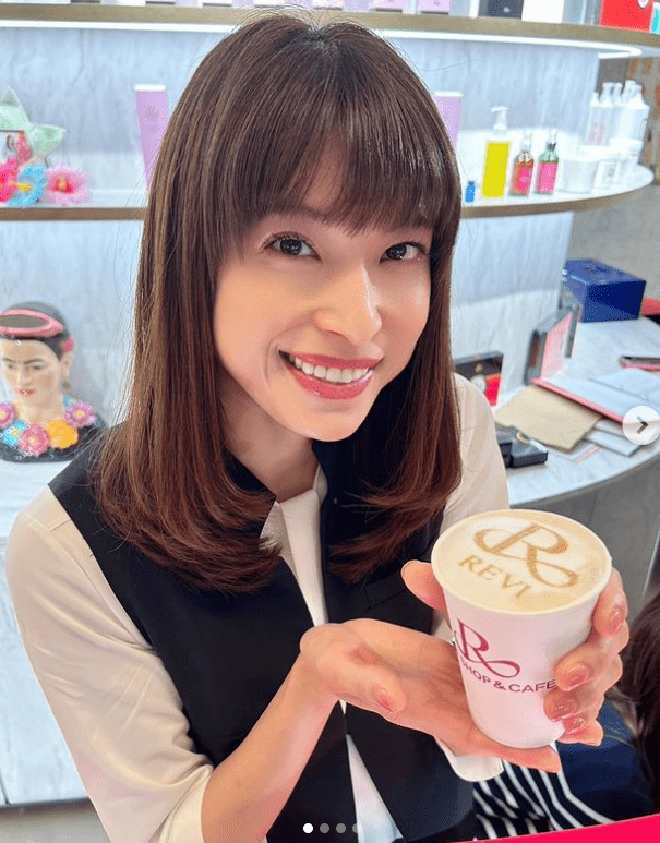 【悲報】上原多香子、また不倫して旦那に殴られ今井絵理子の実家に逃げ込む