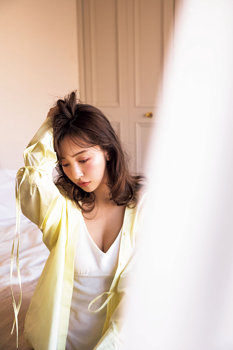 【芸能】板野友美（32）水着＆ランジェリー姿を披露！
