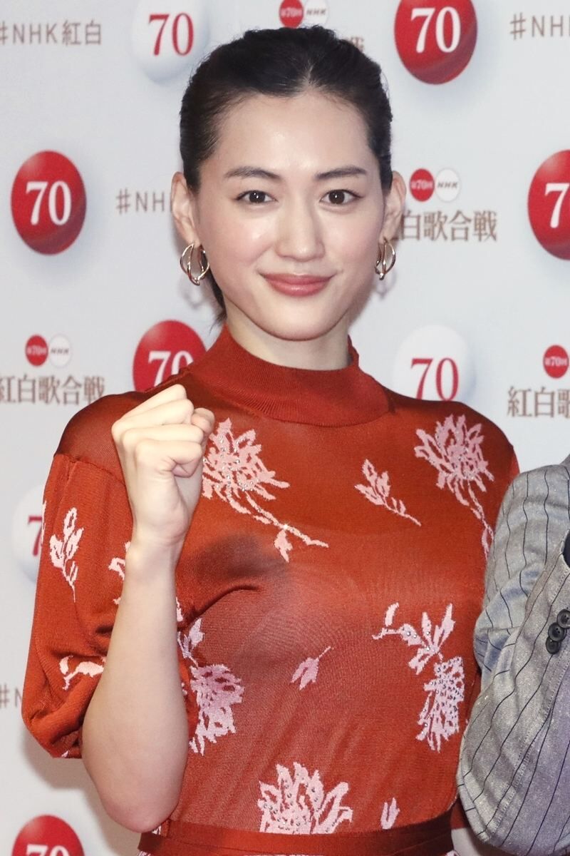 【芸能】綾瀬はるか（40）『紅白歌合戦』オフショット大放出！