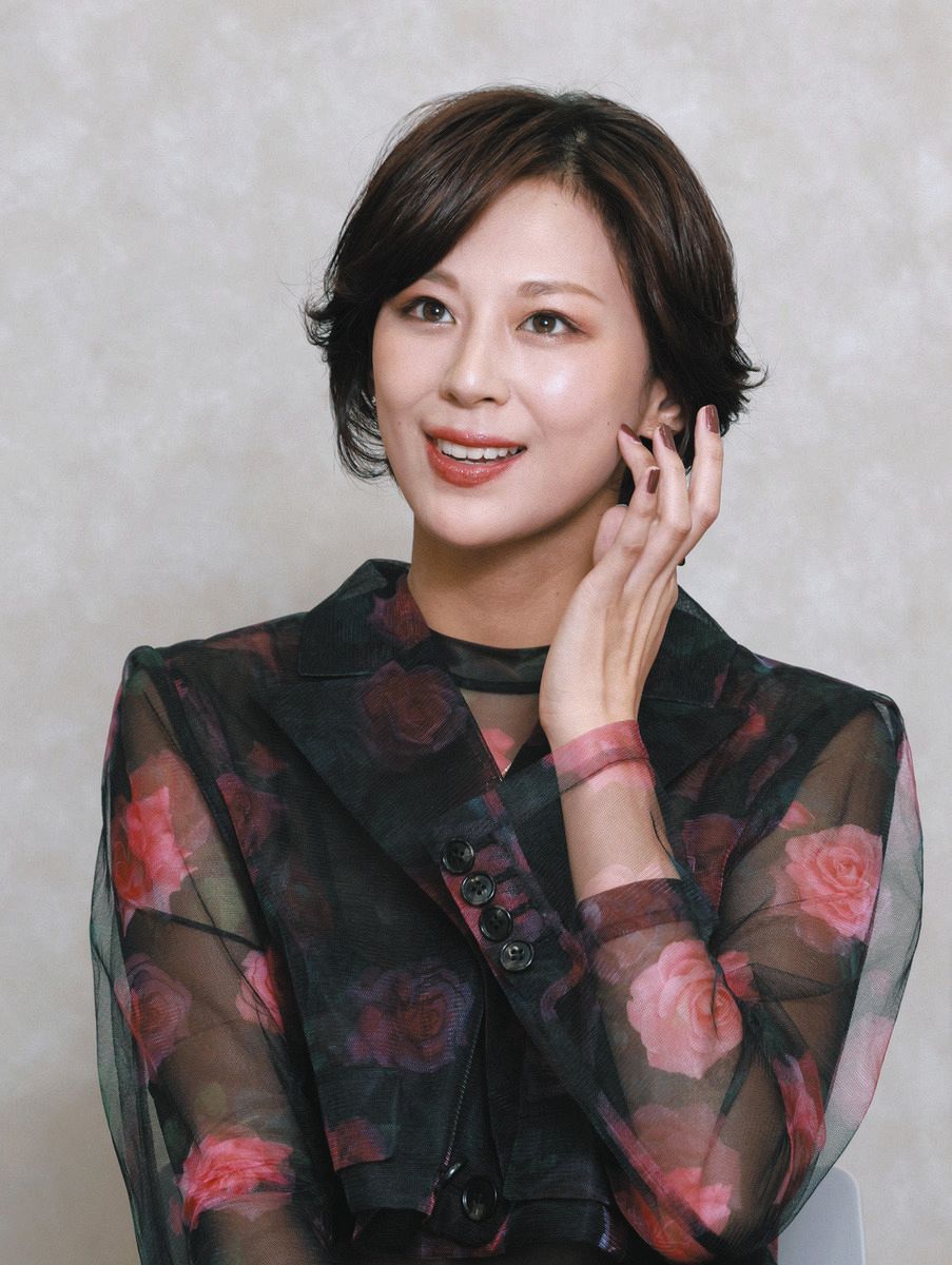【芸能】西内まりや（31）美デコルテ全開でピアノ演奏