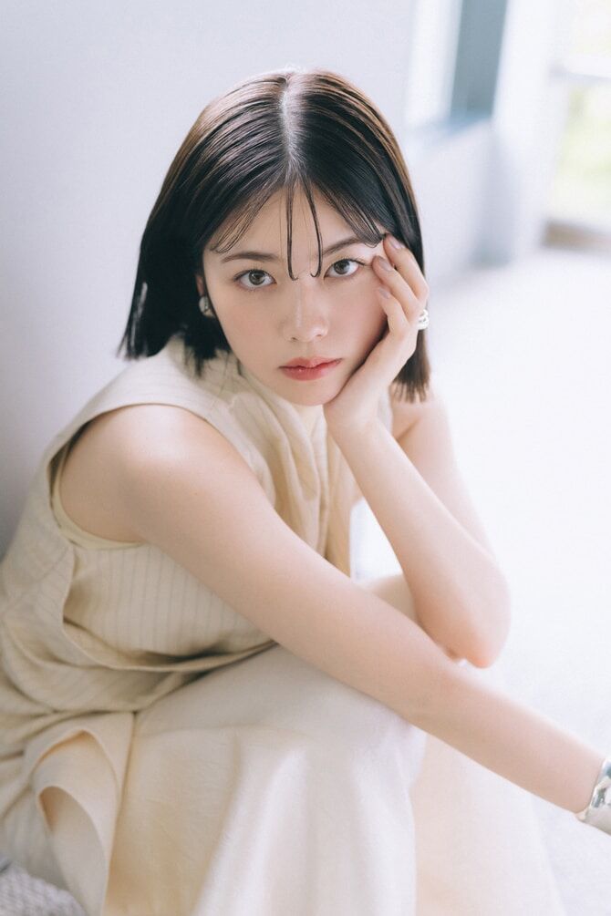 【芸能】小芝風花（28）美背中あらわの近影にファン騒然！