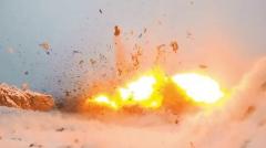 【高額】30kgのダイナマイトで愛車のテスラ・モデルSを爆破