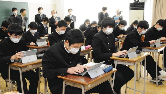 【高額】「1台7万円」、自腹でタブレット購入しなければならない県立高校