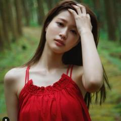 めるる、セクシーすぎるオフショットに歓喜の声「大人っぽ過ぎてビビる」