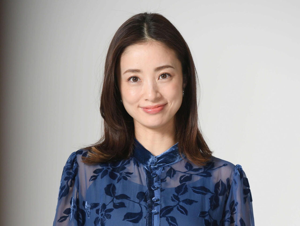 【画像】上戸彩さんの｢アオザイ｣