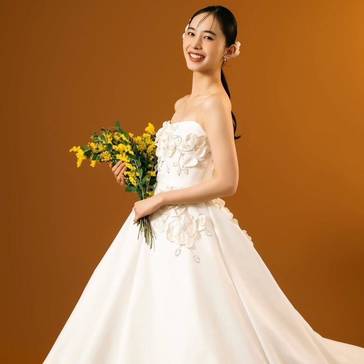 【芸能】井桁弘恵（28）美しい花嫁姿に！