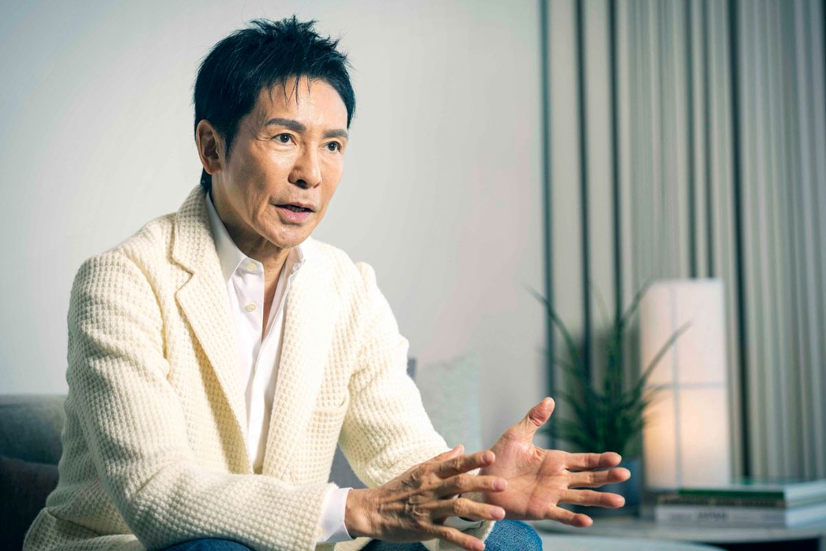 【芸能】郷ひろみ（70）50代になってから左利きに変更