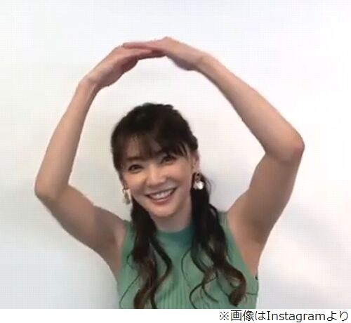 【芸能】倉科カナ、タンクトップで脇見せ