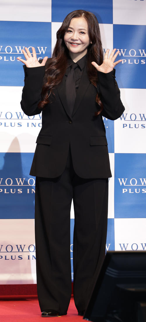 【芸能】華原朋美（50）スッキリ顔周りで熱唱