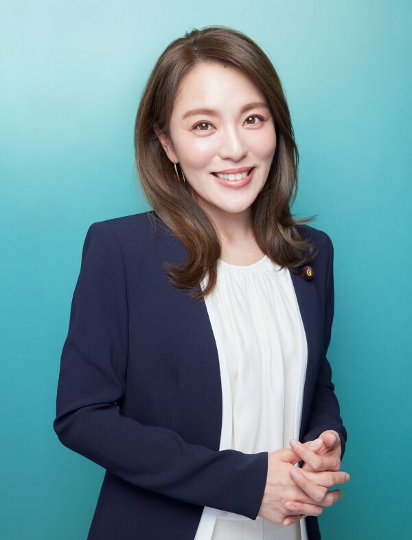 【政治】 今井絵理子さん（40）ギャル風〝金髪〟で国会復帰