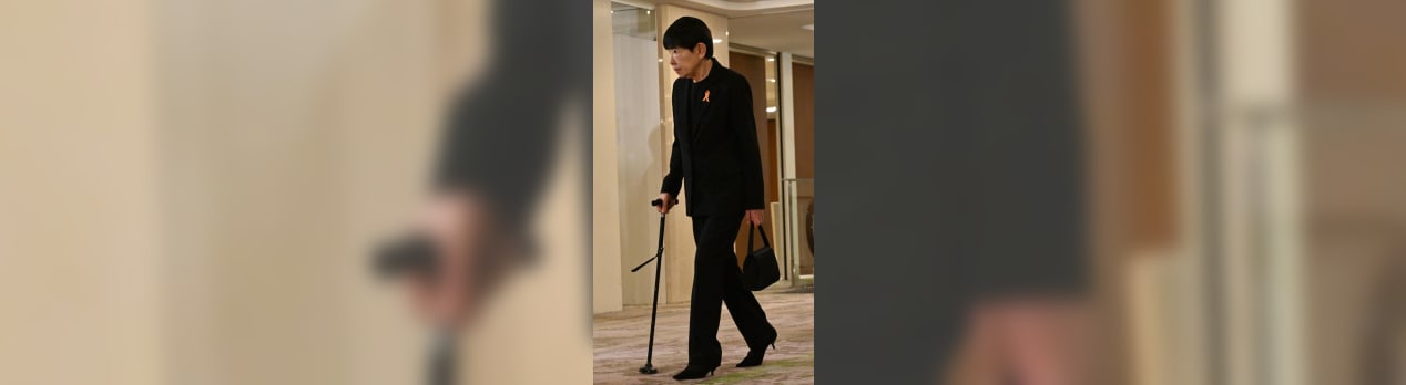 【芸能】和田アキ子の痛々しい「杖つき姿」に騒然！