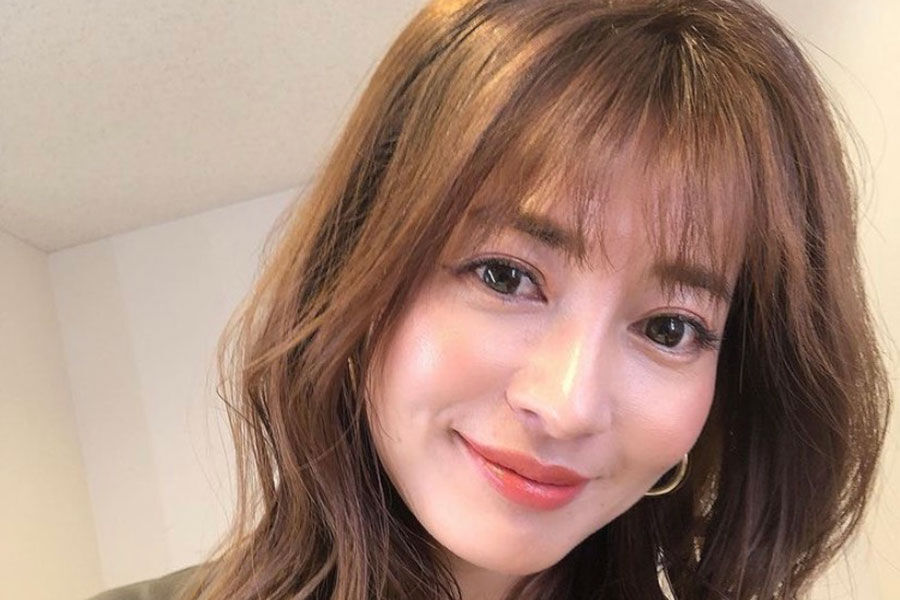 【画像】新山千春さん（42）娘とツーショット