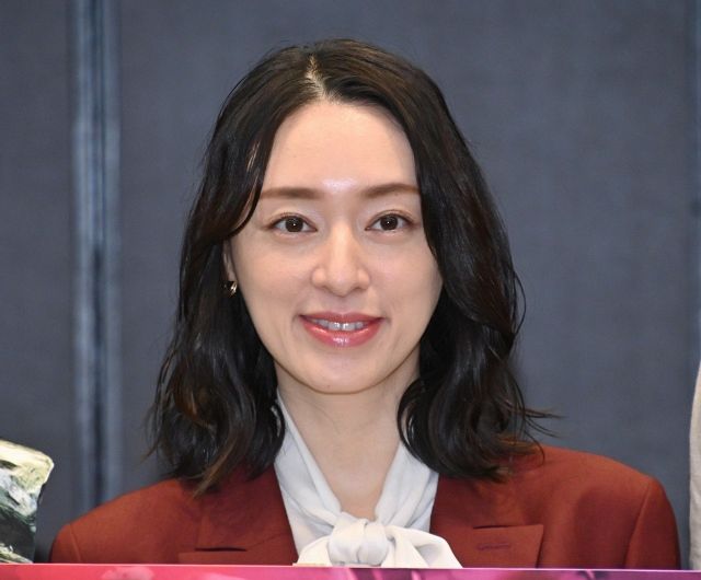 【芸能】栗山千明（39）３０年以上貫いたロングヘアを２５センチカット