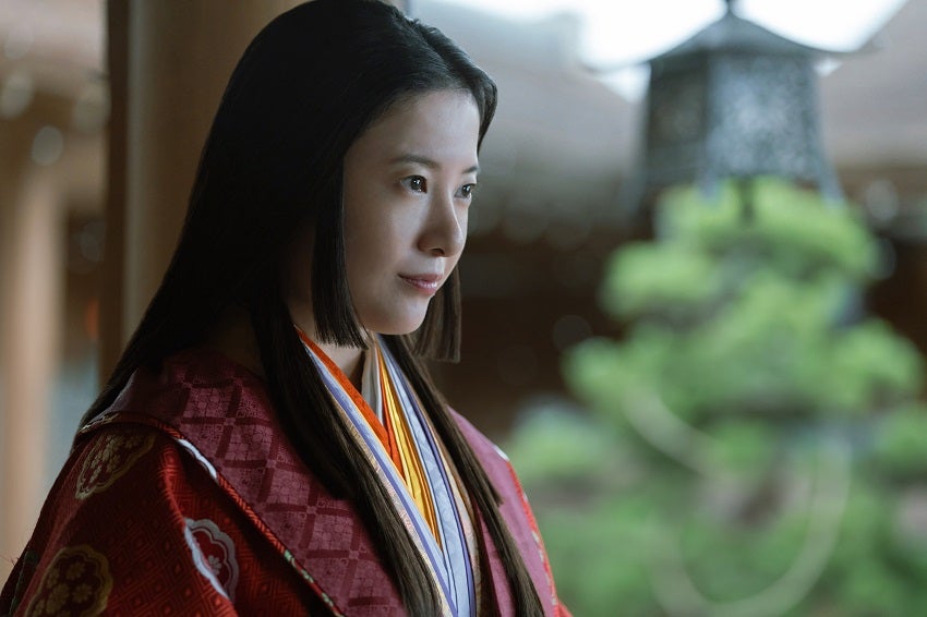 【テレビ】女優・吉高由里子（36）NHK大河ドラマ『光る君へ』　柄本佑と笑顔でクランクアップ