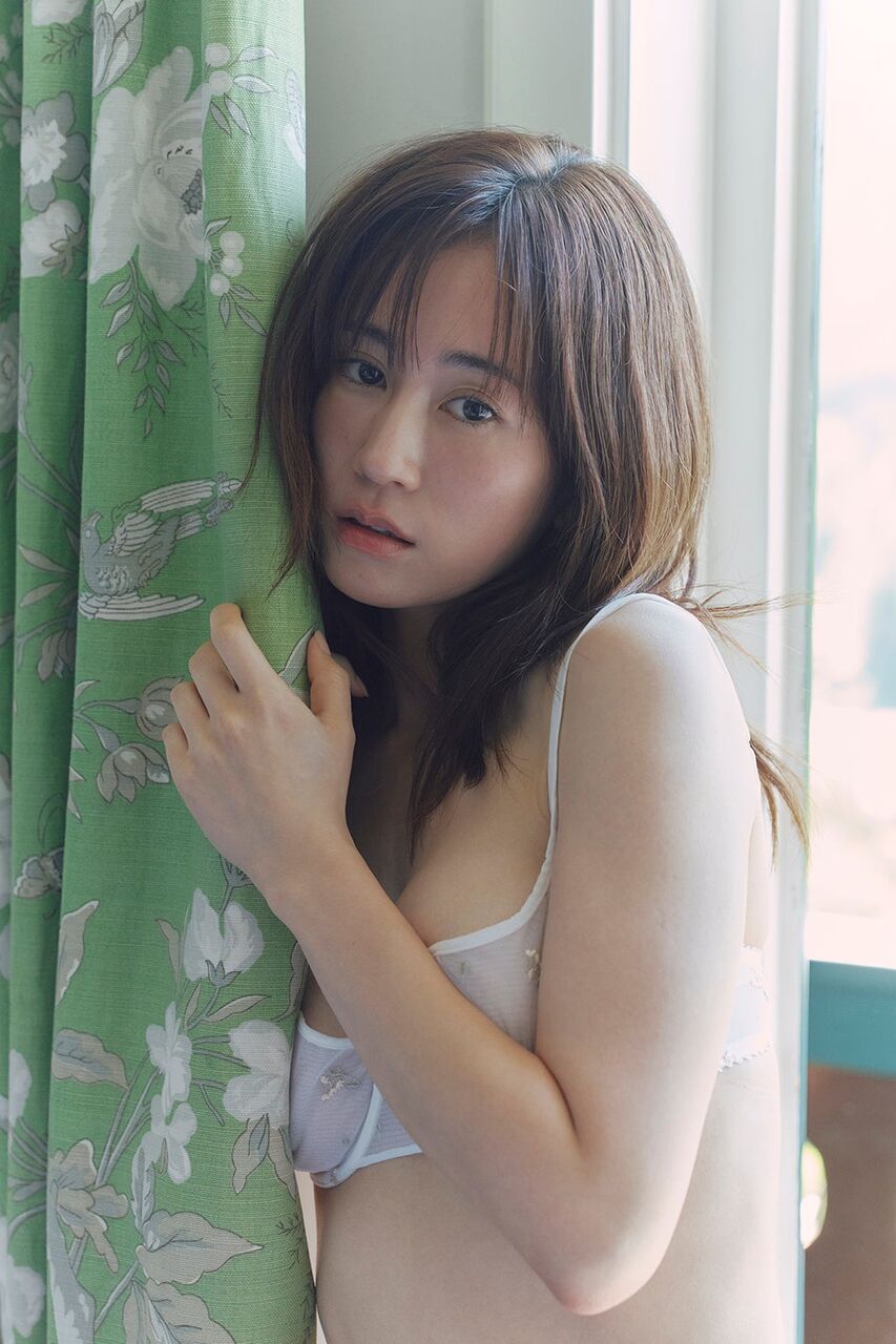 【芸能】前田敦子（34）写真集の未公開カット公開