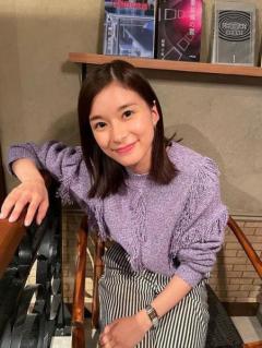 【激写】芳根京子、そんな格好で撮っちゃうの？爆笑必至のカメラマン姿！