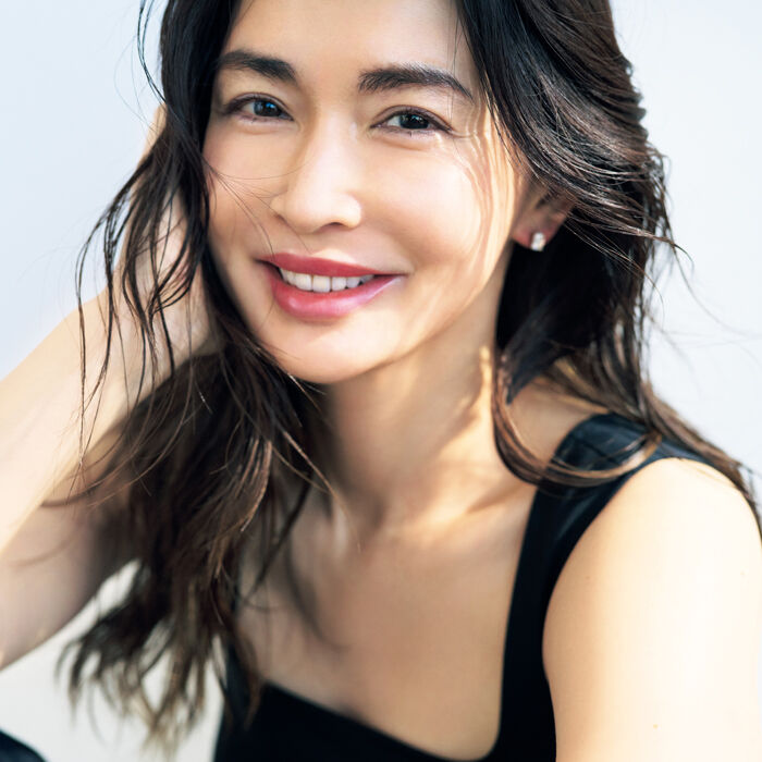 【芸能】４４歳・長谷川京子（44）の私服姿…引き締まった美ウエスト披露