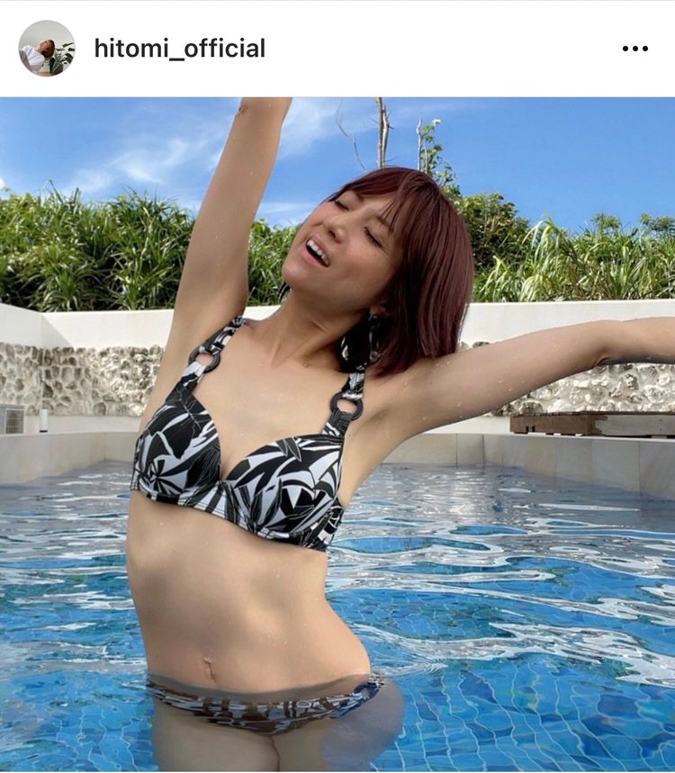 【芸能】 hitomi、ビキニ姿披露「サービスし過ぎ！！」