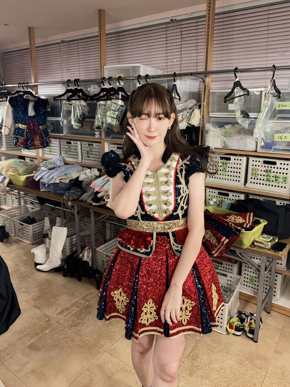 【画像】小嶋陽菜さん（38）現役AKBメンバーに格の違いを見せつける