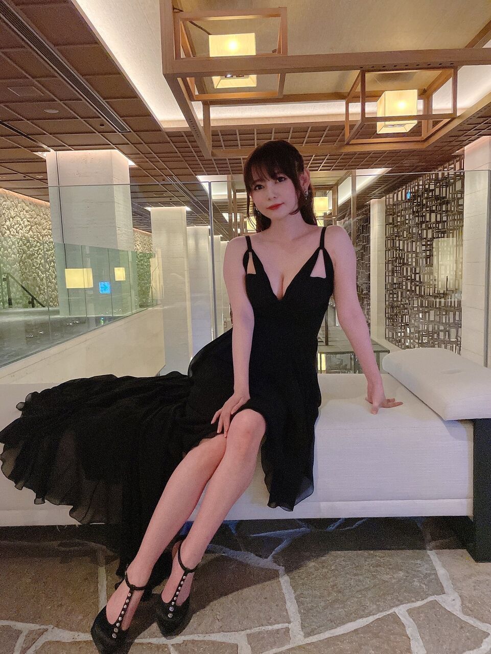 中川翔子「ゴムゴムのぉ・・ロングレッグ！！！」