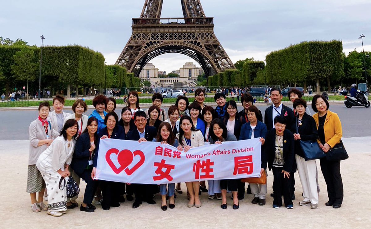 自民党女性局の仏研修に批判殺到「38人も行ってなにすんの？」　今井絵理子氏は反論　