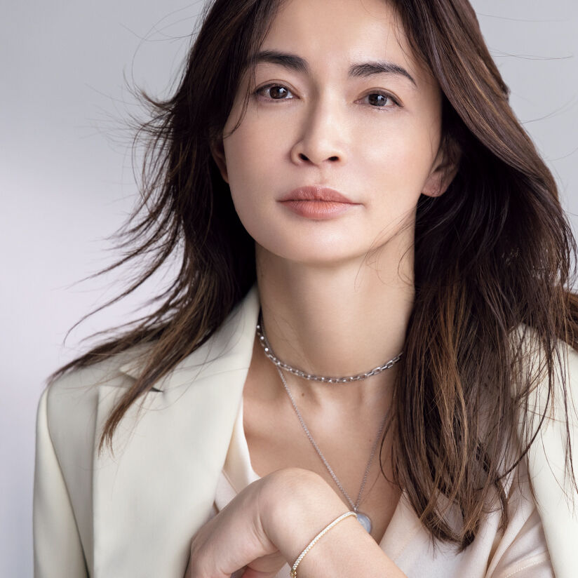 長谷川京子、息子の授業参観でクールなコーディネート