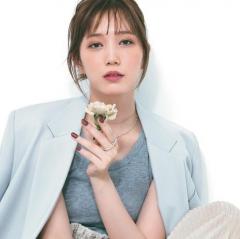 【女神降臨】本田翼、セクシーなボディラインと目線にドキッ！
