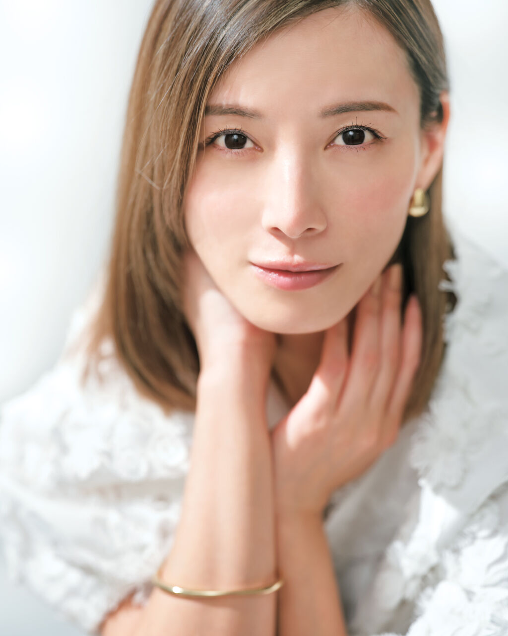 【芸能】女優・加藤あい（42）８年ぶり登場、綺麗ママのオフ姿に騒然