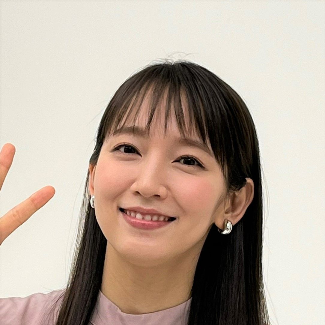 【芸能】吉岡里帆（30）プールで濡れたショート髪の美少女感