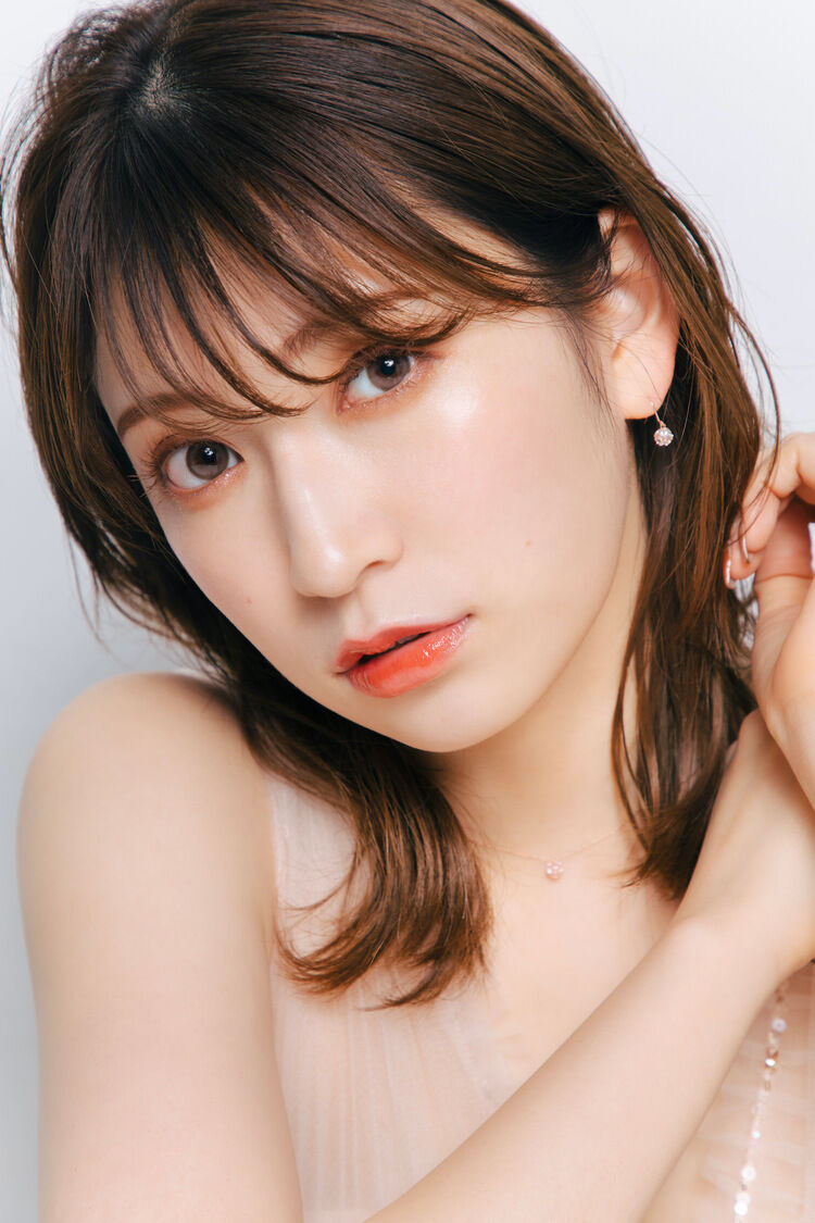 【美乳】元NMB48吉田朱里（27）、美バストあらわ！史上最大露出の写真集2冊同時発売