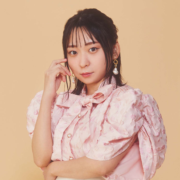【芸能】アンゴラ村長（31）初の本格グラビア写真集が1位…