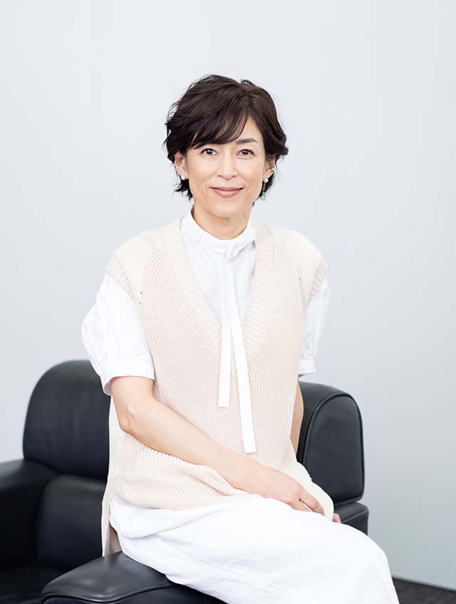 【芸能】鈴木保奈美５７歳、私服姿が「赤名リカみたい」