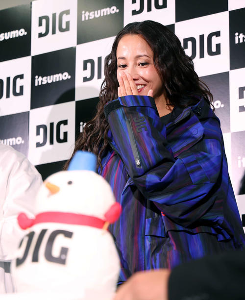【芸能】女優・沢尻エリカ（39）1年8カ月ぶり公の場で魅了！