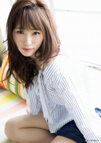 【芸能】川栄李奈の“顔の小ささ”際立つ！　2倍あるスイカとの比較写真