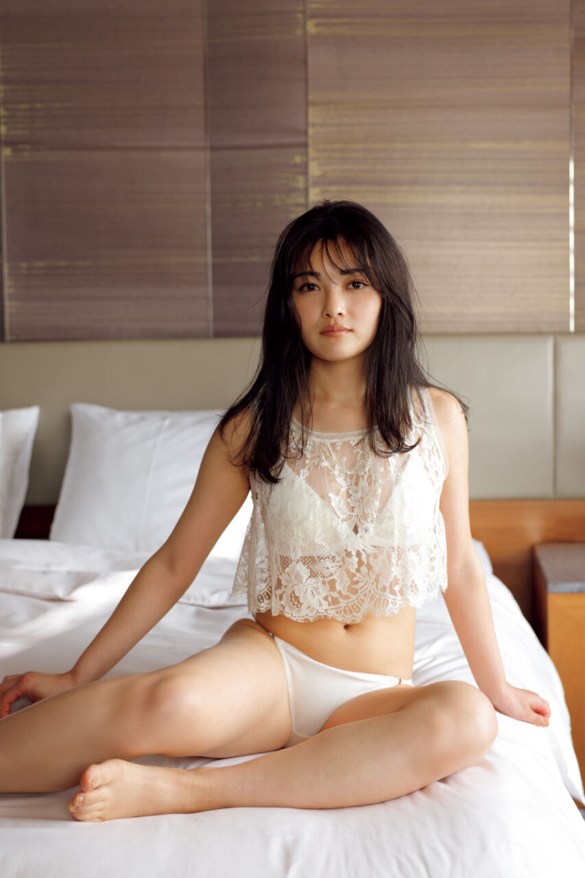 【画像】井上咲楽さん（24）のランジェリー姿