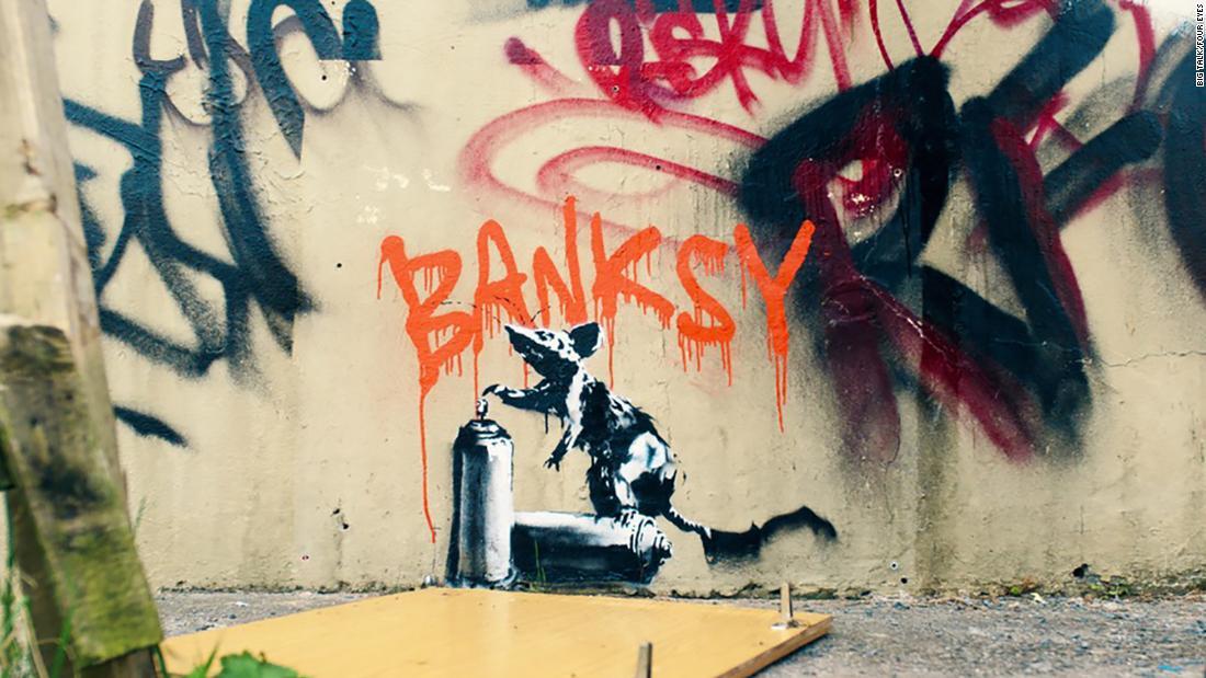 【英国】バンクシーの壁画、ハリウッド俳優がペンキで塗りつぶす　ＢＢＣドラマの撮影中  [oops★]