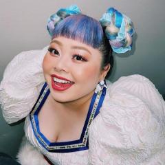 渡辺直美、ワシントンの満開の桜に負けない艶っぽい笑顔。メイクの可愛さにも反響
