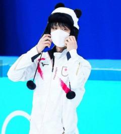 羽生結弦、パンダのかぶり物で“ゆづドゥンドゥン”に ファン悶絶