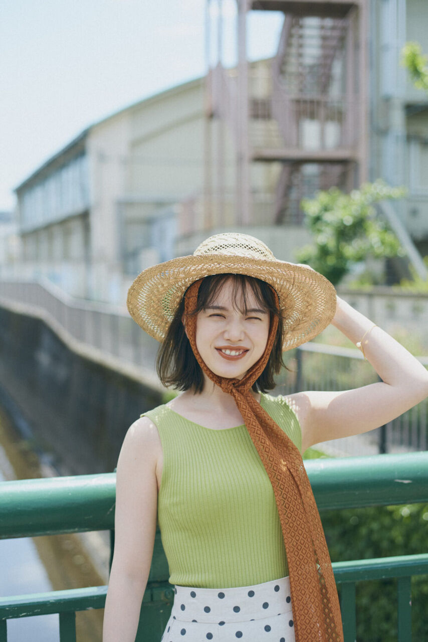 【画像】弘中綾香ちゃん（32）の膨らみ